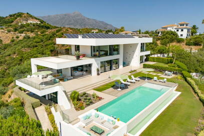 Contemporary Villa with Panoramic Sea & Mountain Views