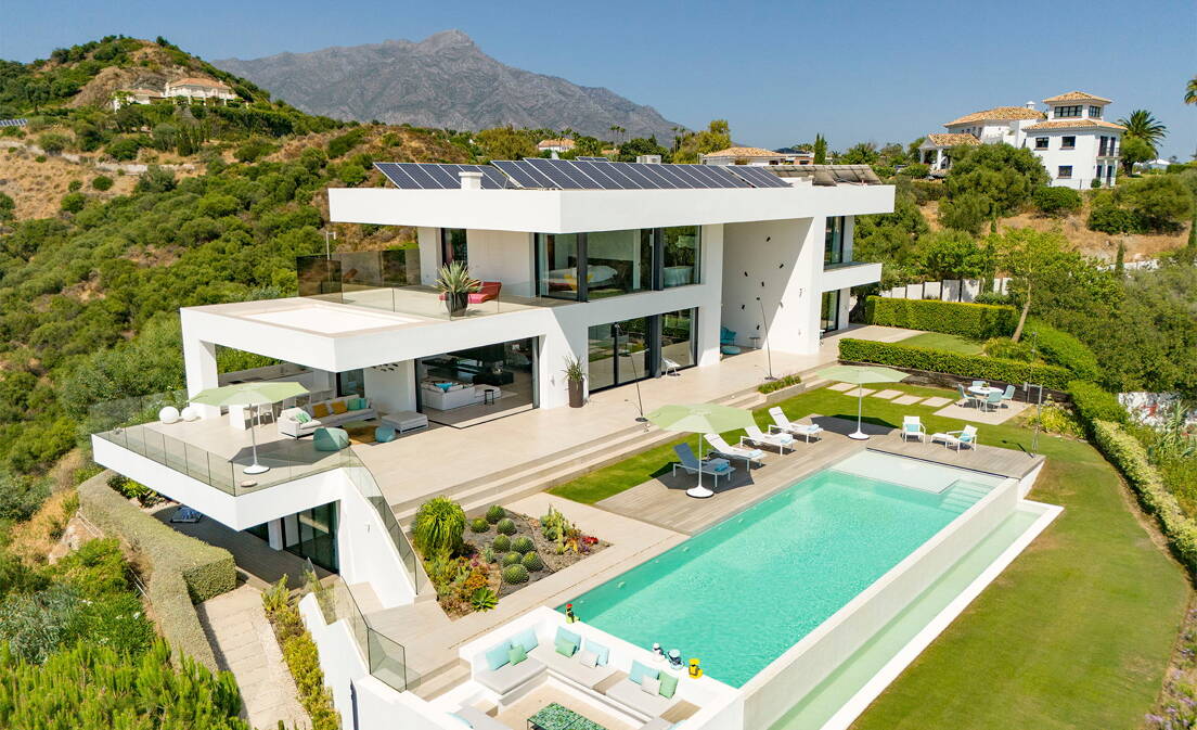 Contemporary Villa with Panoramic Sea & Mountain Views