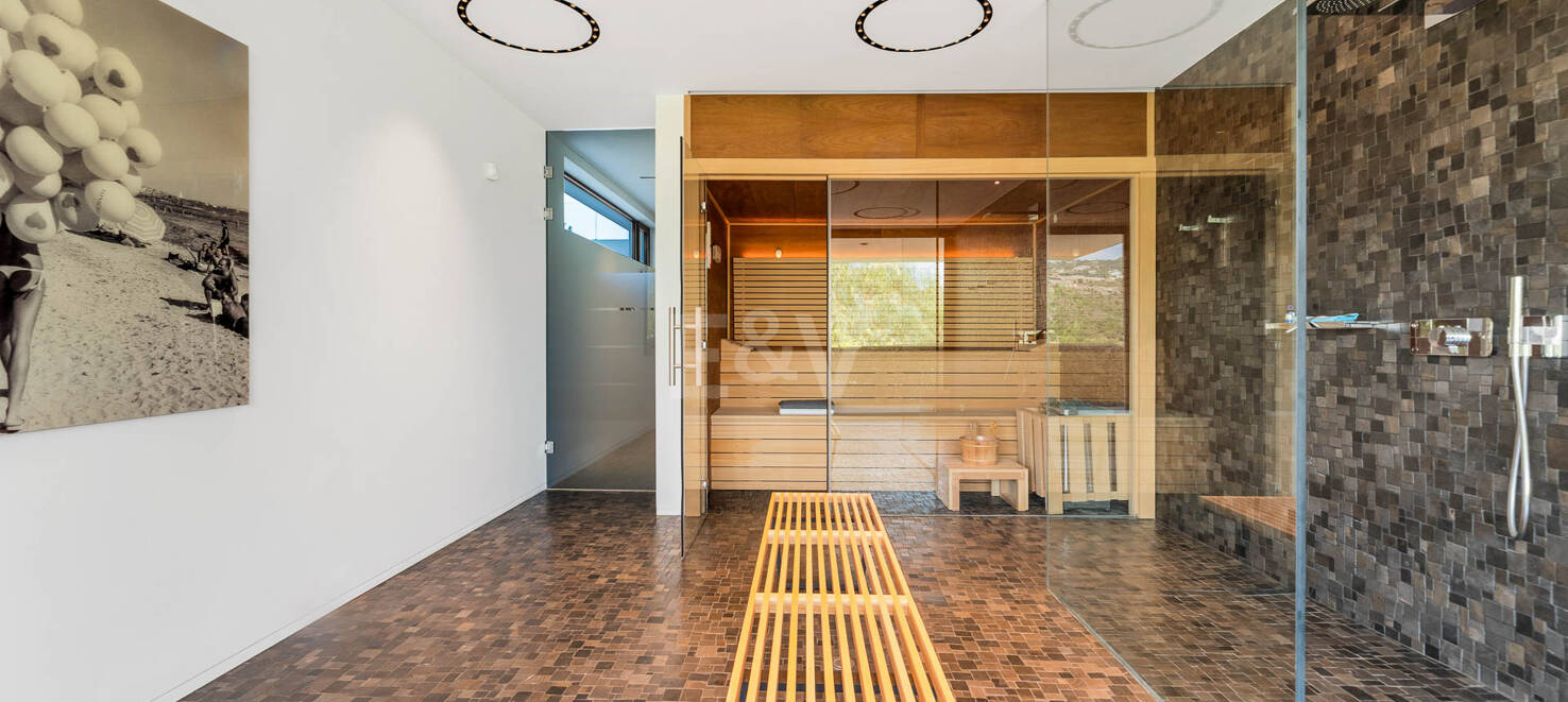 Współczesna Willa z Morzem Panoramicznym i Górą Widok