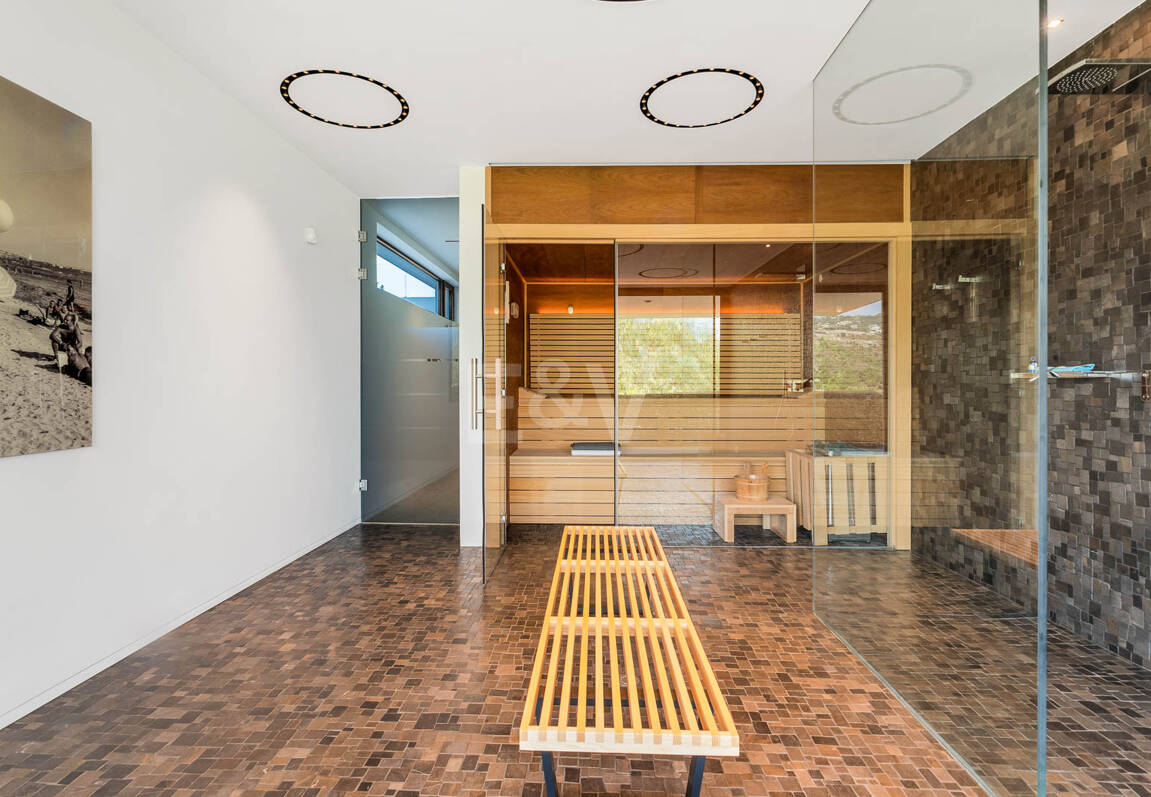 Contemporary Villa with Panoramic Sea & Mountain Views