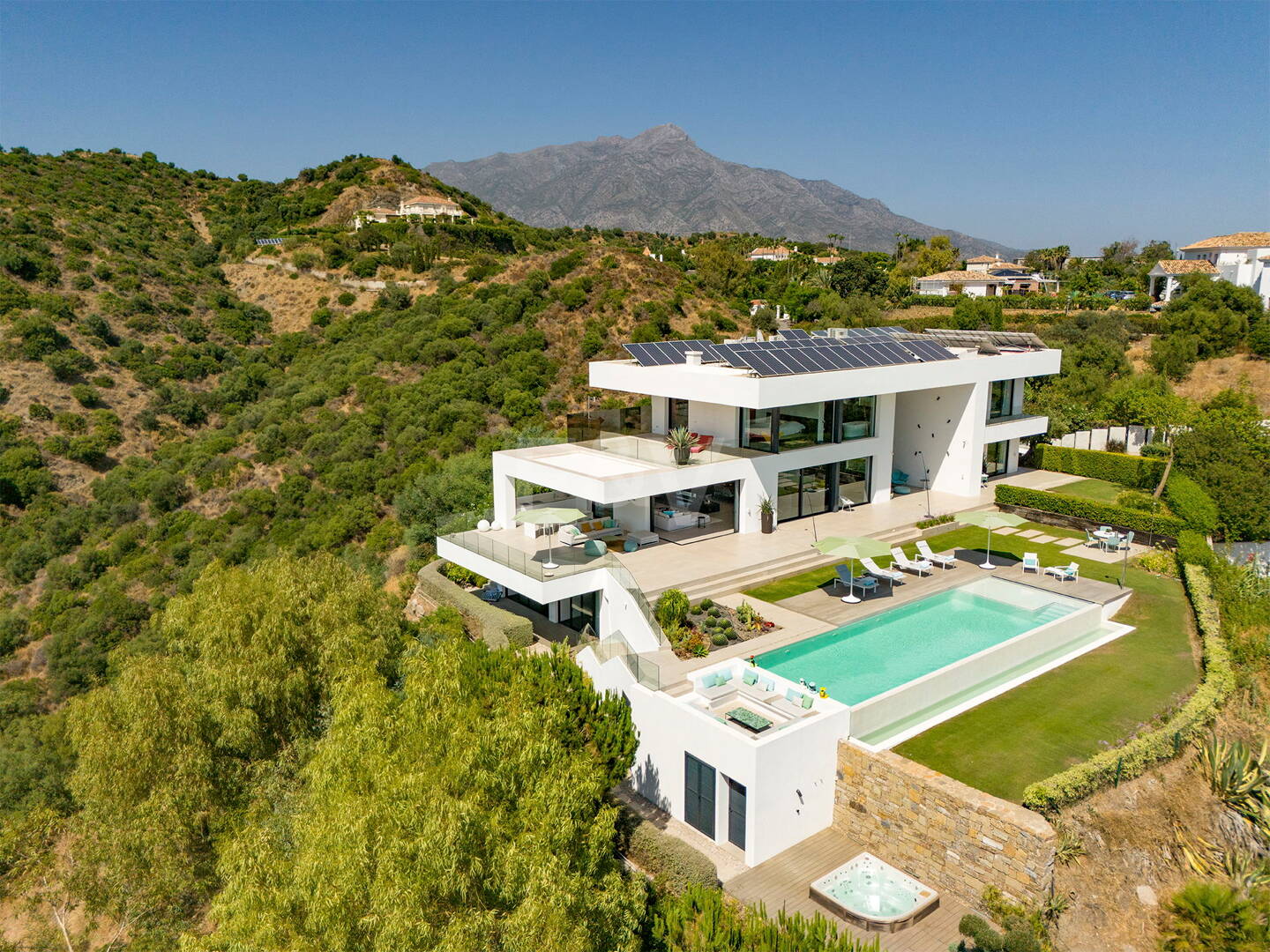 Contemporary Villa with Panoramic Sea & Mountain Views