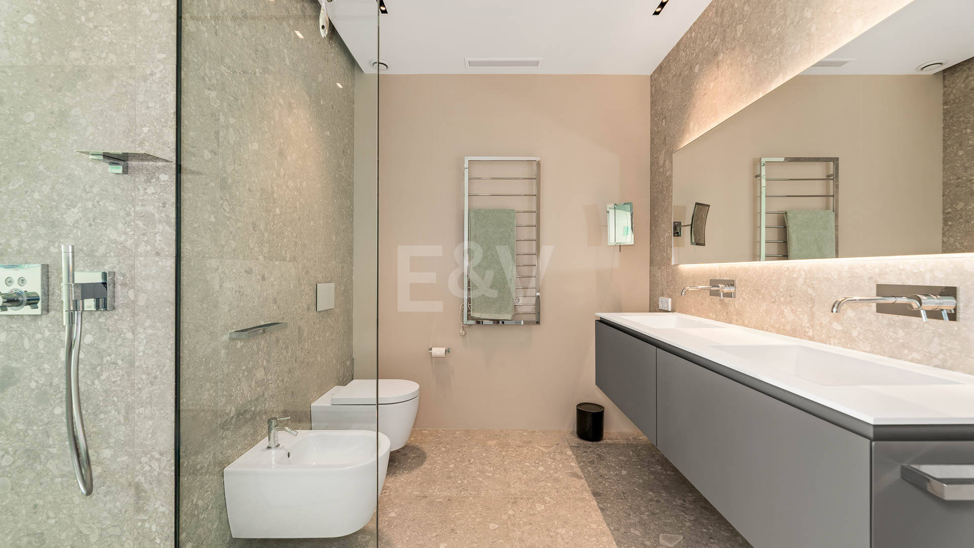 Contemporary Villa with Panoramic Sea & Mountain Views