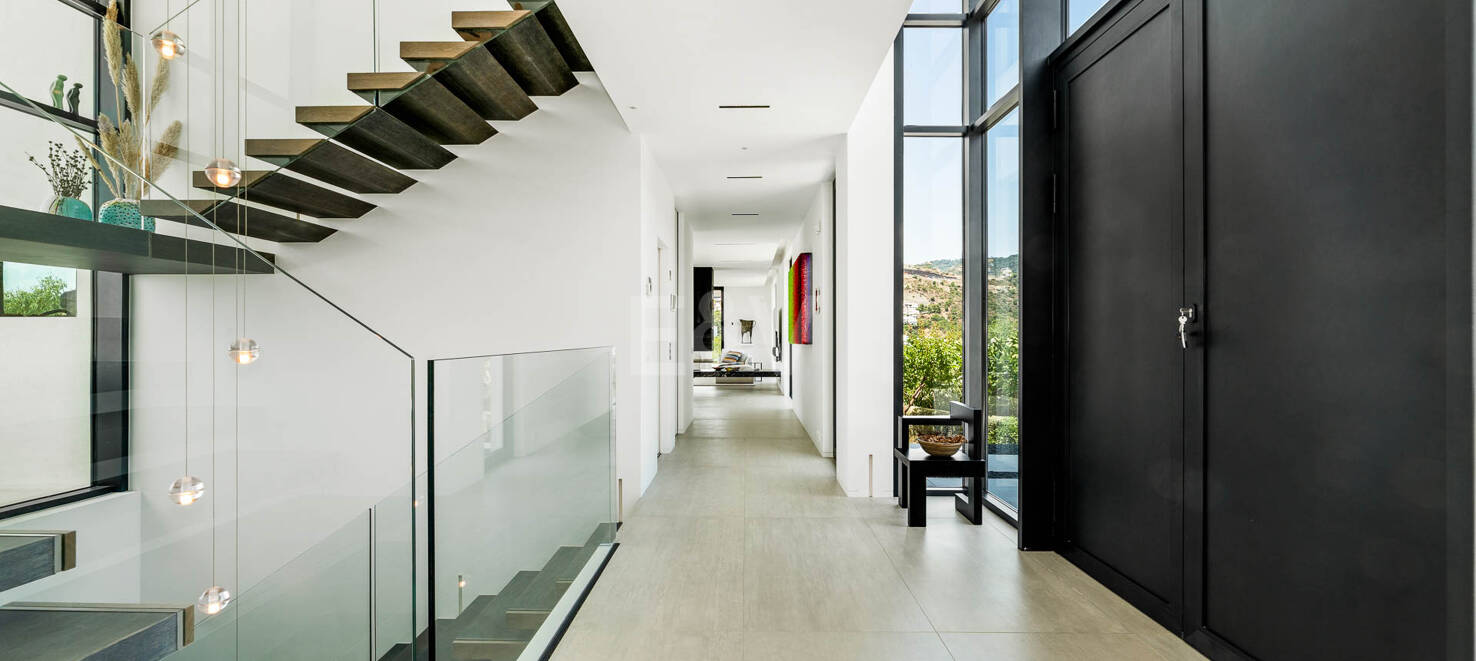 Współczesna Willa z Morzem Panoramicznym i Górą Widok