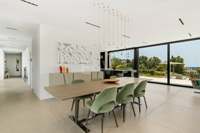 Contemporary Villa with Panoramic Sea & Mountain Views