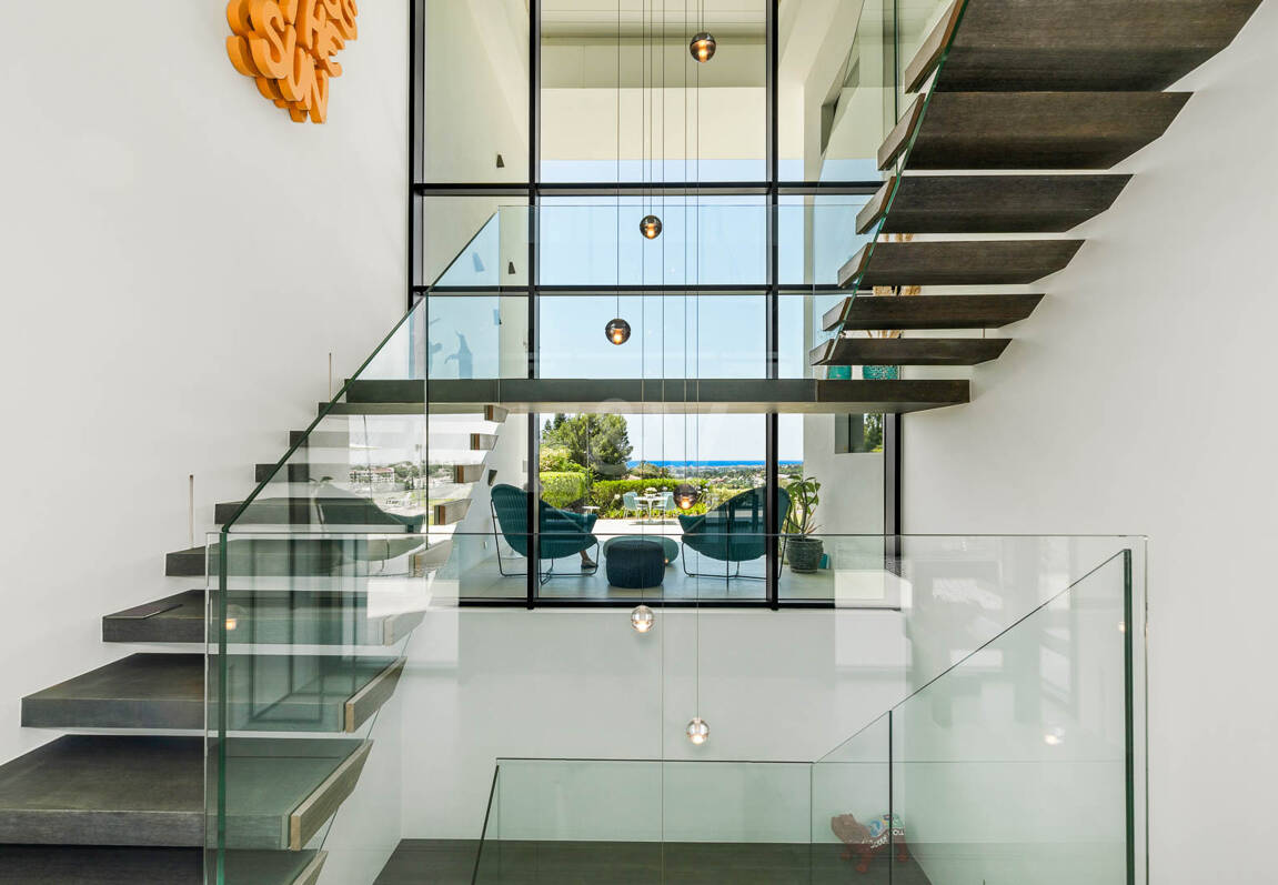 Contemporary Villa with Panoramic Sea & Mountain Views