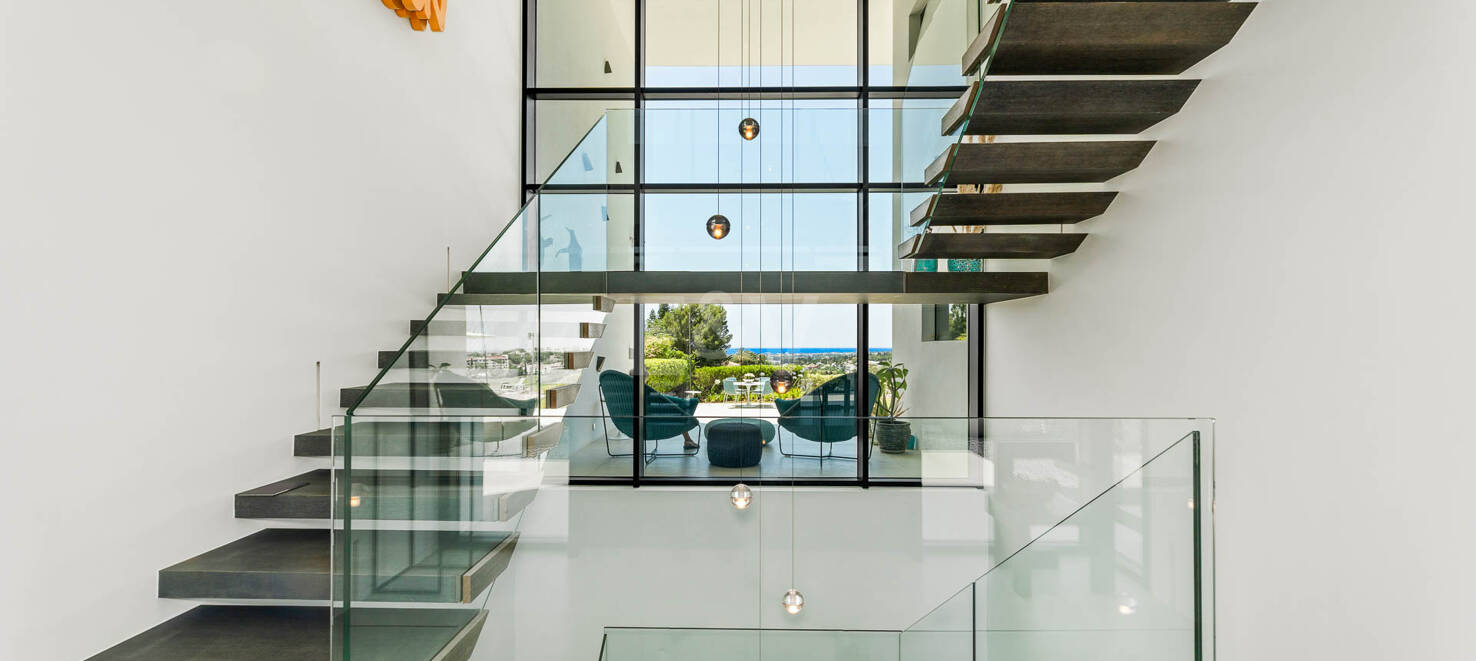 Współczesna Willa z Morzem Panoramicznym i Górą Widok