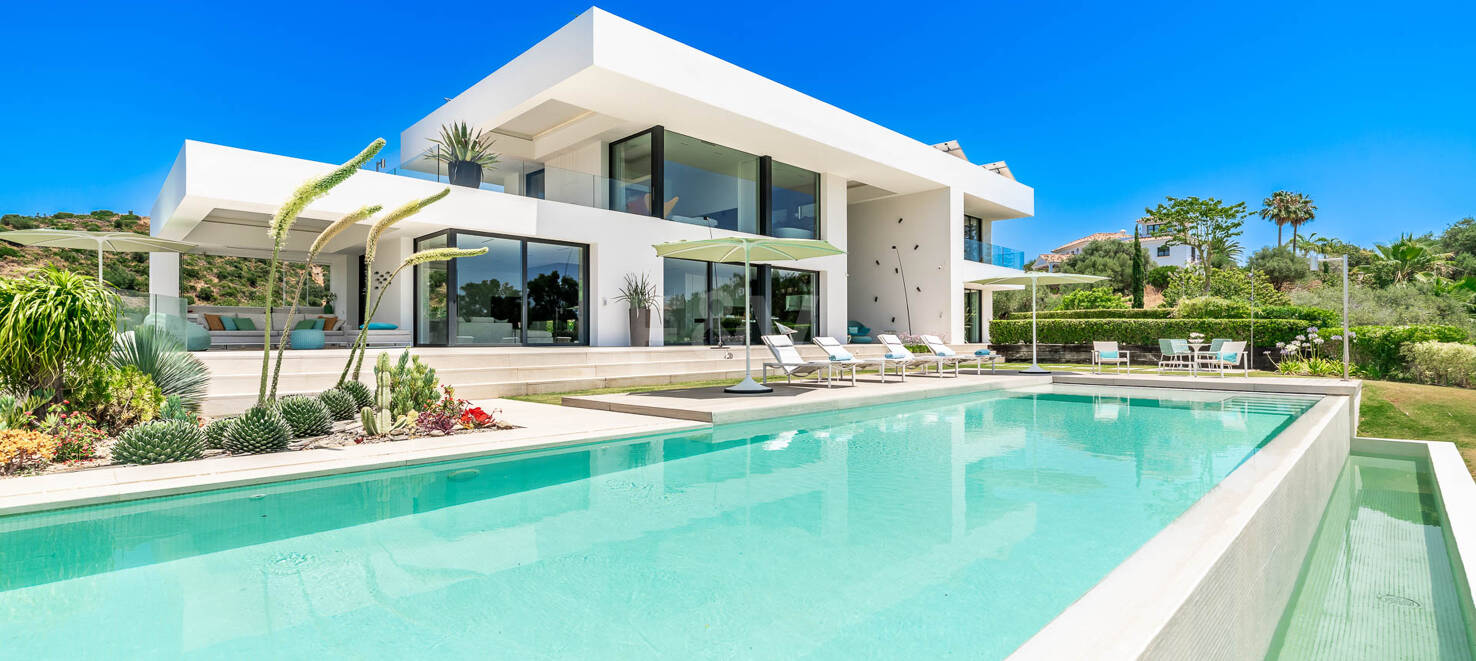 Współczesna Willa z Morzem Panoramicznym i Górą Widok