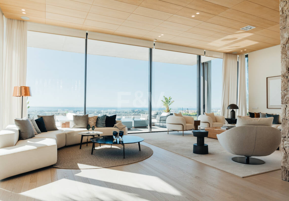 Lujo Arquitectónico con Vistas Panorámicas al Mar en La Quinta