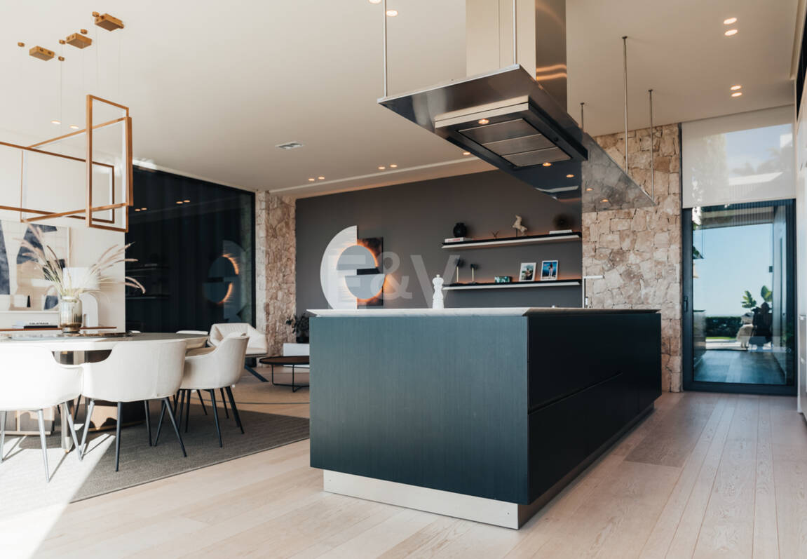 Arkitekturlyx med panoramautsikt över havet i La Quinta