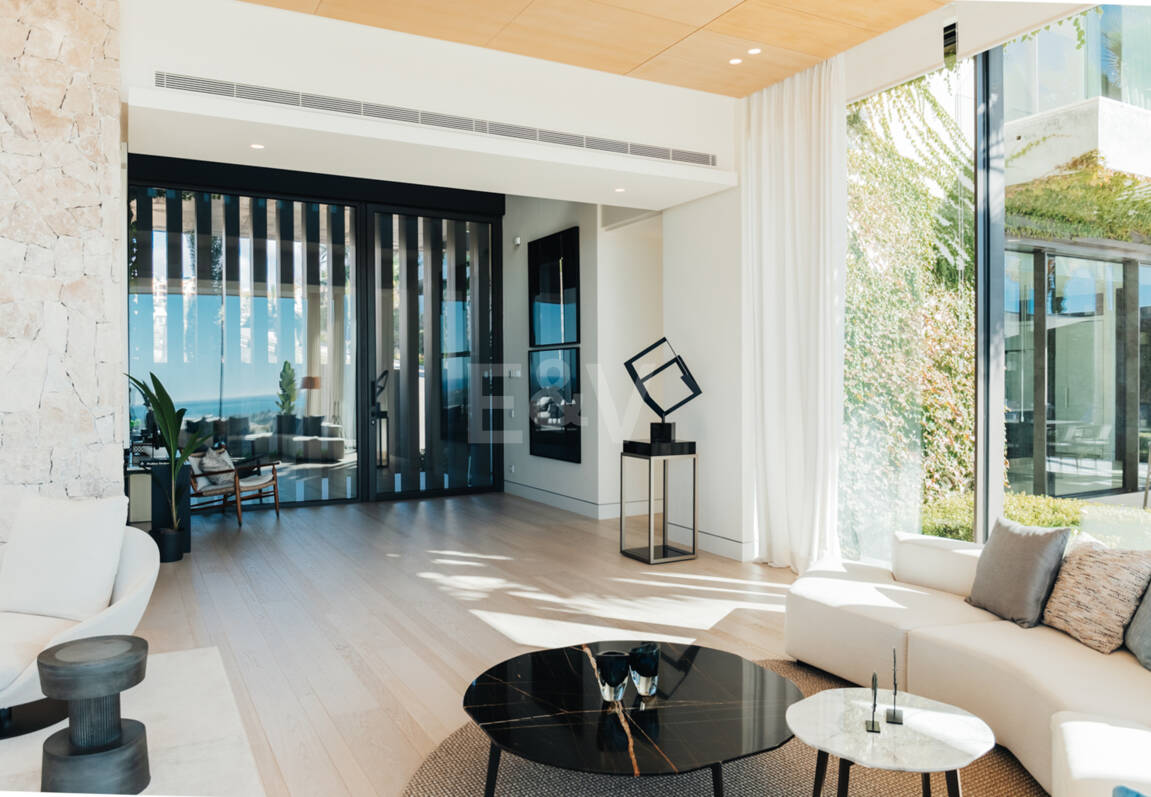 Arkitekturlyx med panoramautsikt över havet i La Quinta