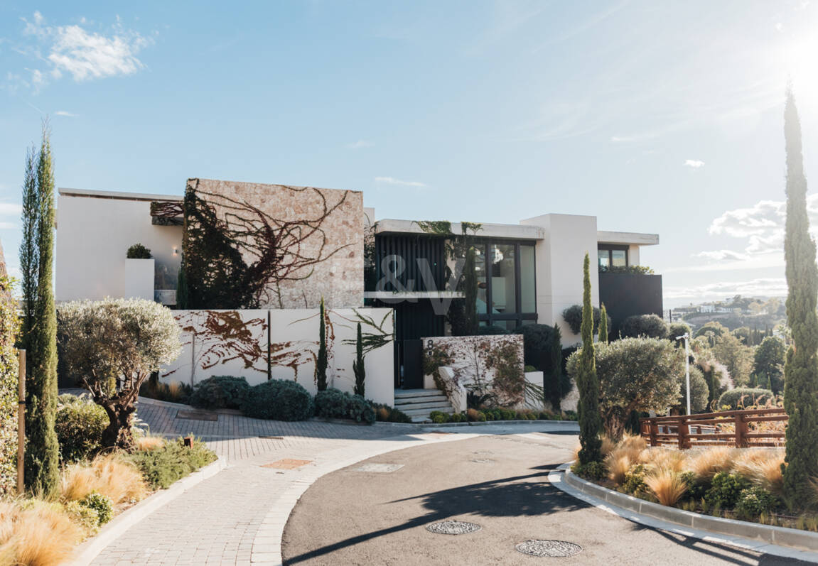 Arkitekturlyx med panoramautsikt över havet i La Quinta