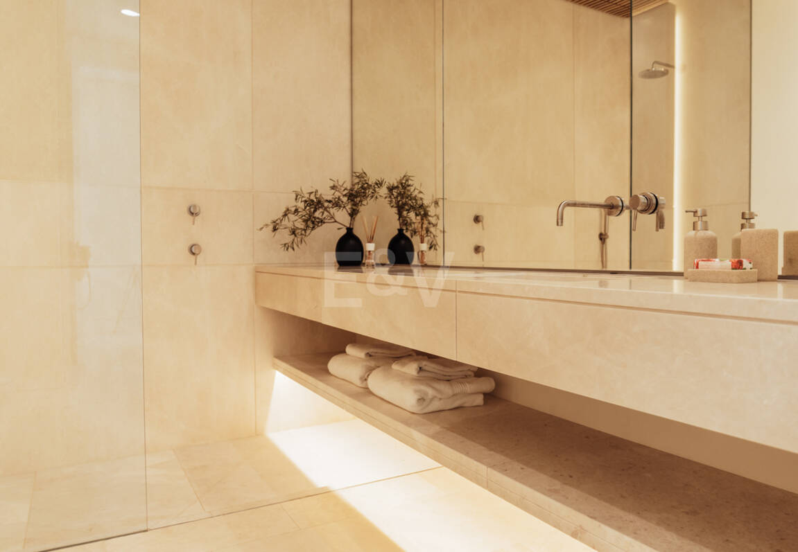 Arkitekturlyx med panoramautsikt över havet i La Quinta