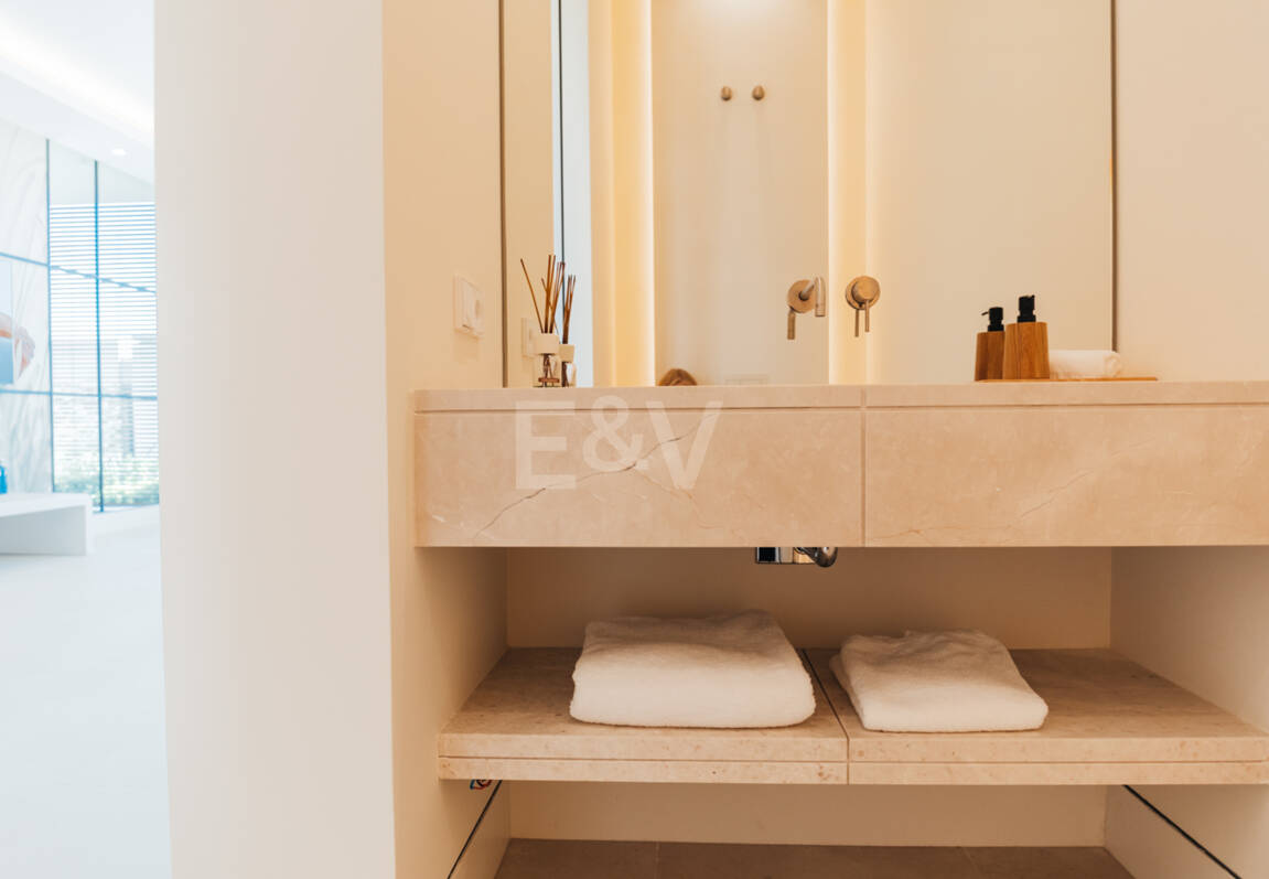 Arkitekturlyx med panoramautsikt över havet i La Quinta