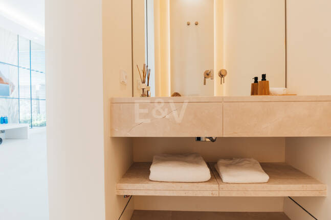 Arkitekturlyx med panoramautsikt över havet i La Quinta