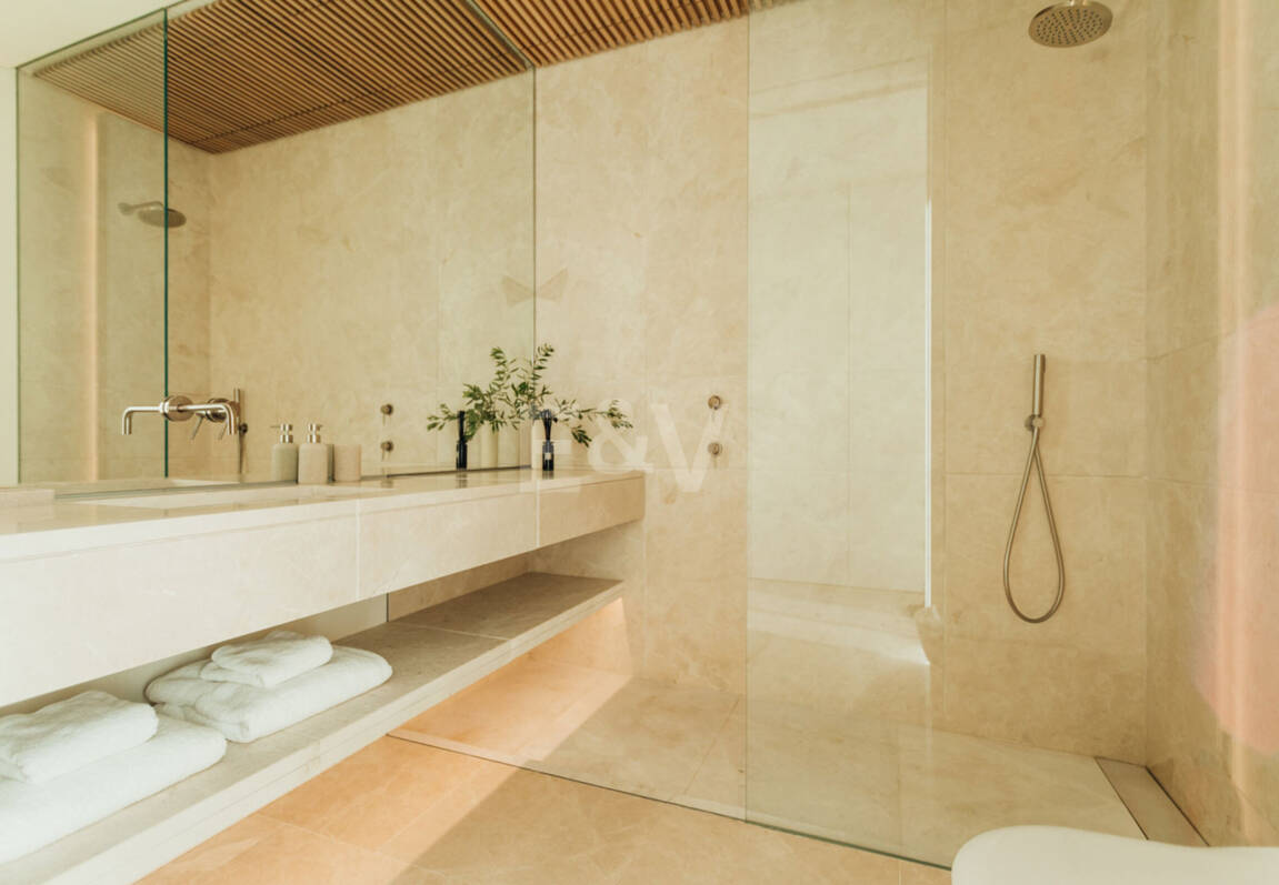 Arkitekturlyx med panoramautsikt över havet i La Quinta