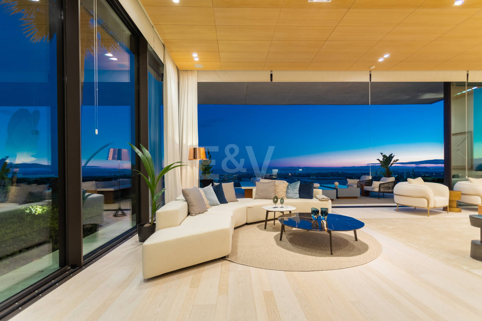 Arkitekturlyx med panoramautsikt över havet i La Quinta