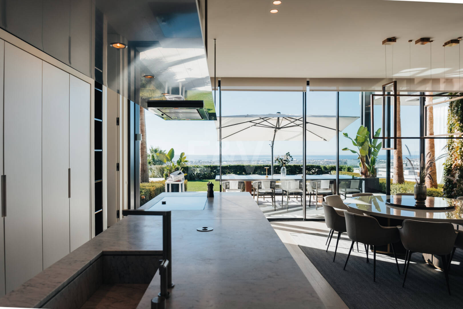 Luxe architectural avec vue panoramique sur la mer à La Quinta