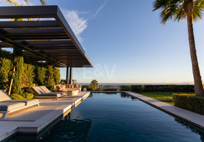 Arkitekturlyx med panoramautsikt över havet i La Quinta