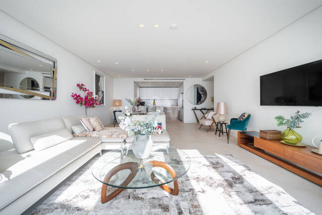 Appartement élégant avec mer panoramique et montagne Vues dans Palo Alto Marbella