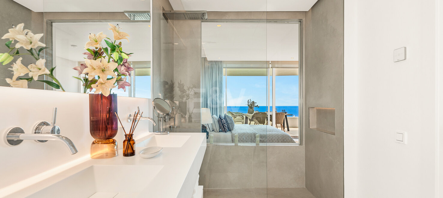 Stylish Apartment with Panoramic Sea & Mountain Views in Palo Alto