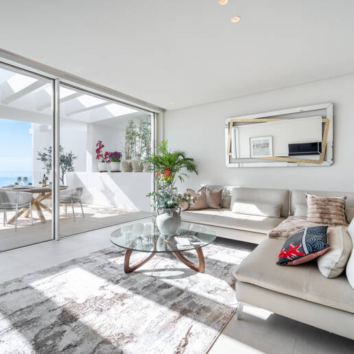 Appartement élégant avec mer panoramique et montagne Vues dans Palo Alto Marbella