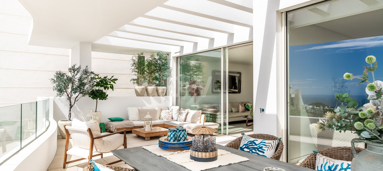 Stylish Apartment with Panoramic Sea & Mountain Views in Palo Alto