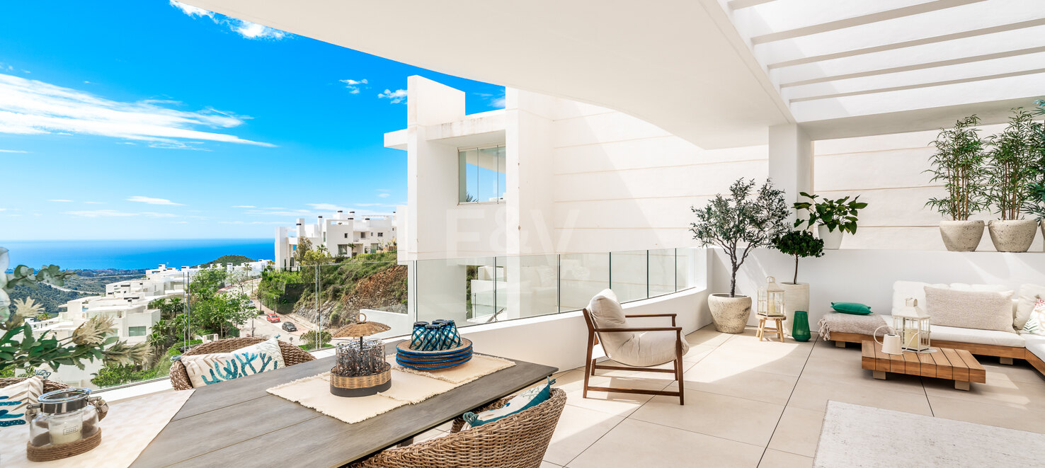 Stylish Apartment with Panoramic Sea & Mountain Views in Palo Alto