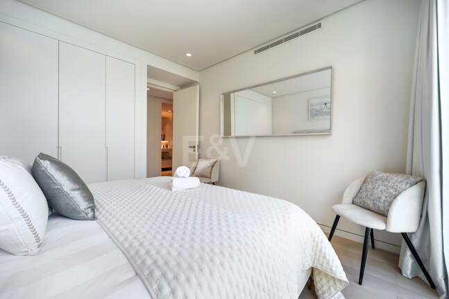 Appartement élégant avec mer panoramique et montagne Vues dans Palo Alto Marbella