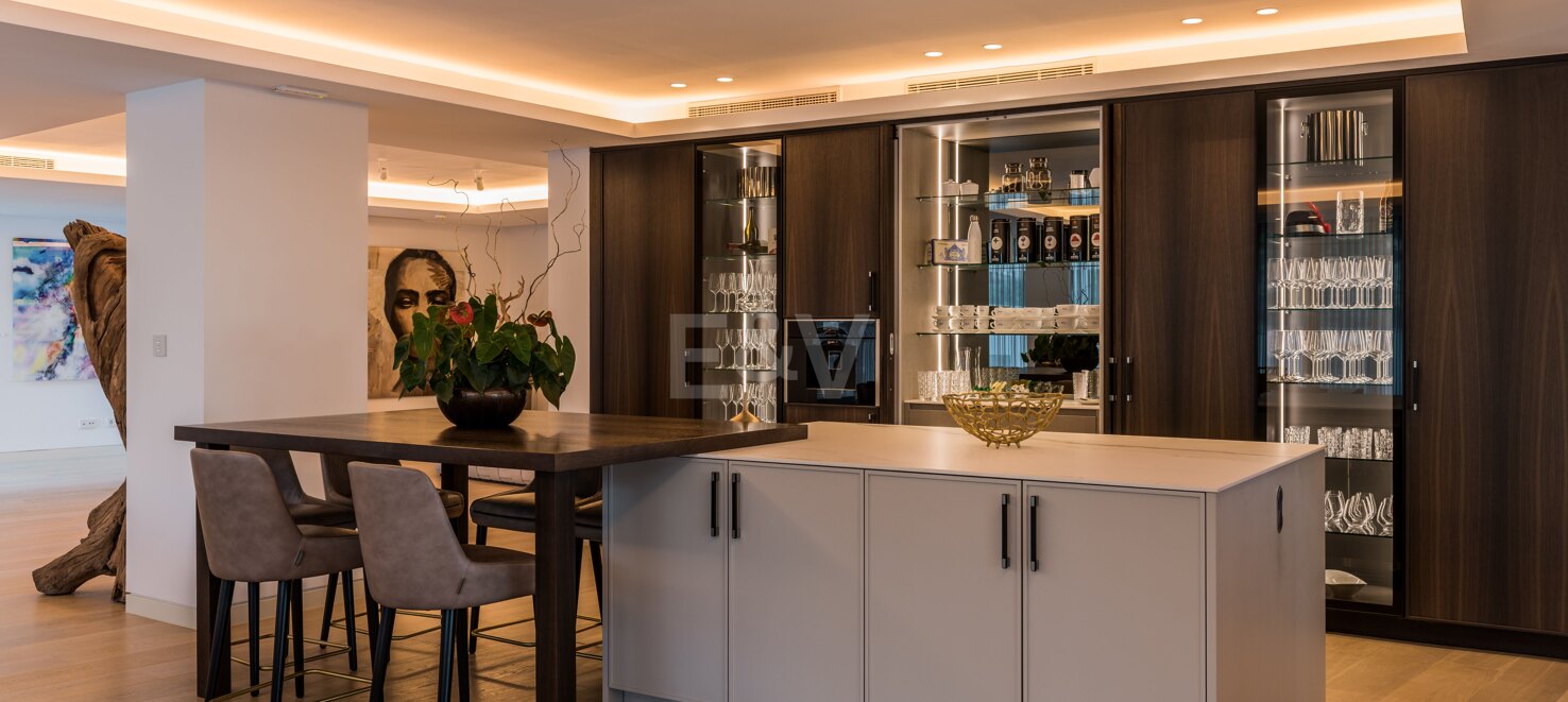 Stylish Apartment with Panoramic Sea & Mountain Views in Palo Alto