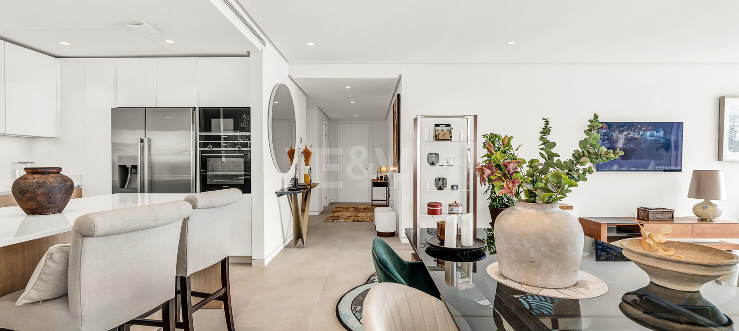 Stylish Apartment with Panoramic Sea & Mountain Views in Palo Alto