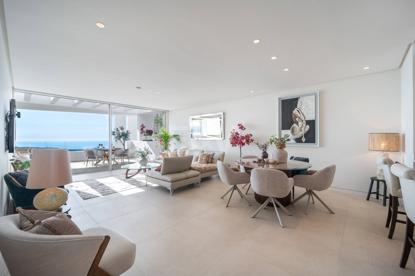 Appartement élégant avec mer panoramique et montagne Vues dans Palo Alto Marbella