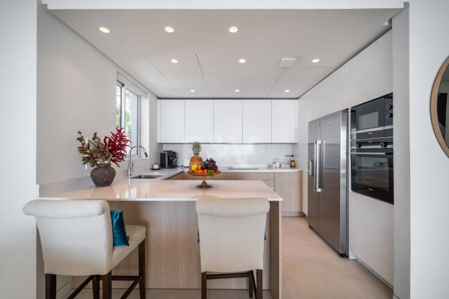 Appartement élégant avec mer panoramique et montagne Vues dans Palo Alto Marbella