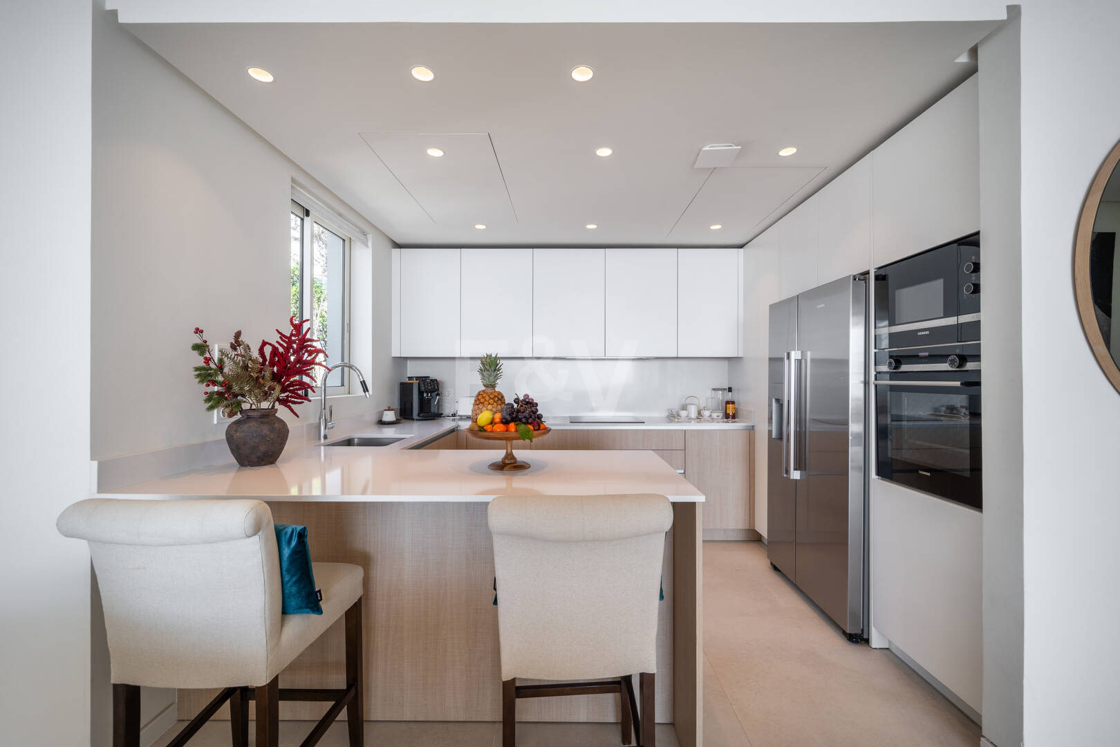 Appartement élégant avec mer panoramique et montagne Vues dans Palo Alto Marbella