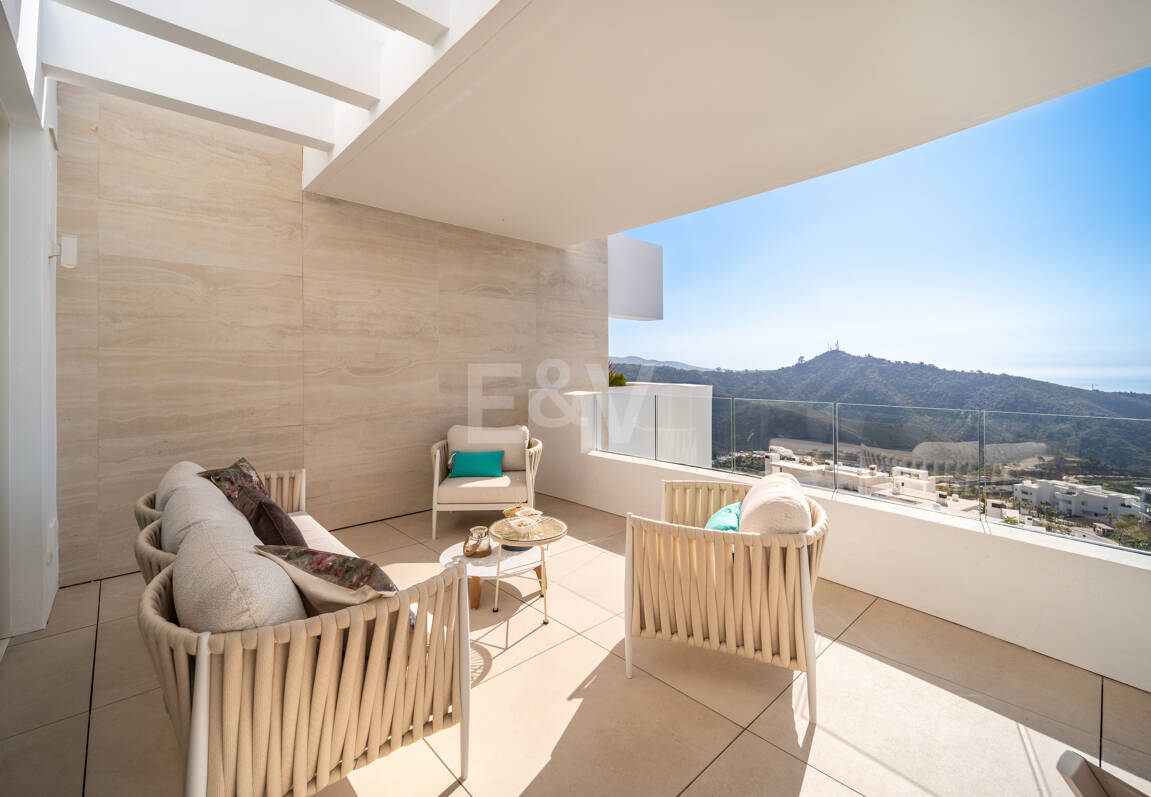 Appartement élégant avec mer panoramique et montagne Vues dans Palo Alto Marbella