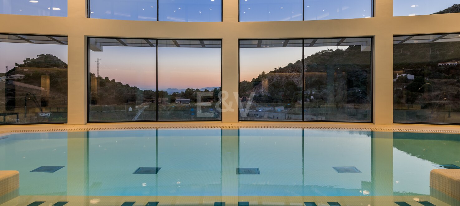 Stylish Apartment with Panoramic Sea & Mountain Views in Palo Alto