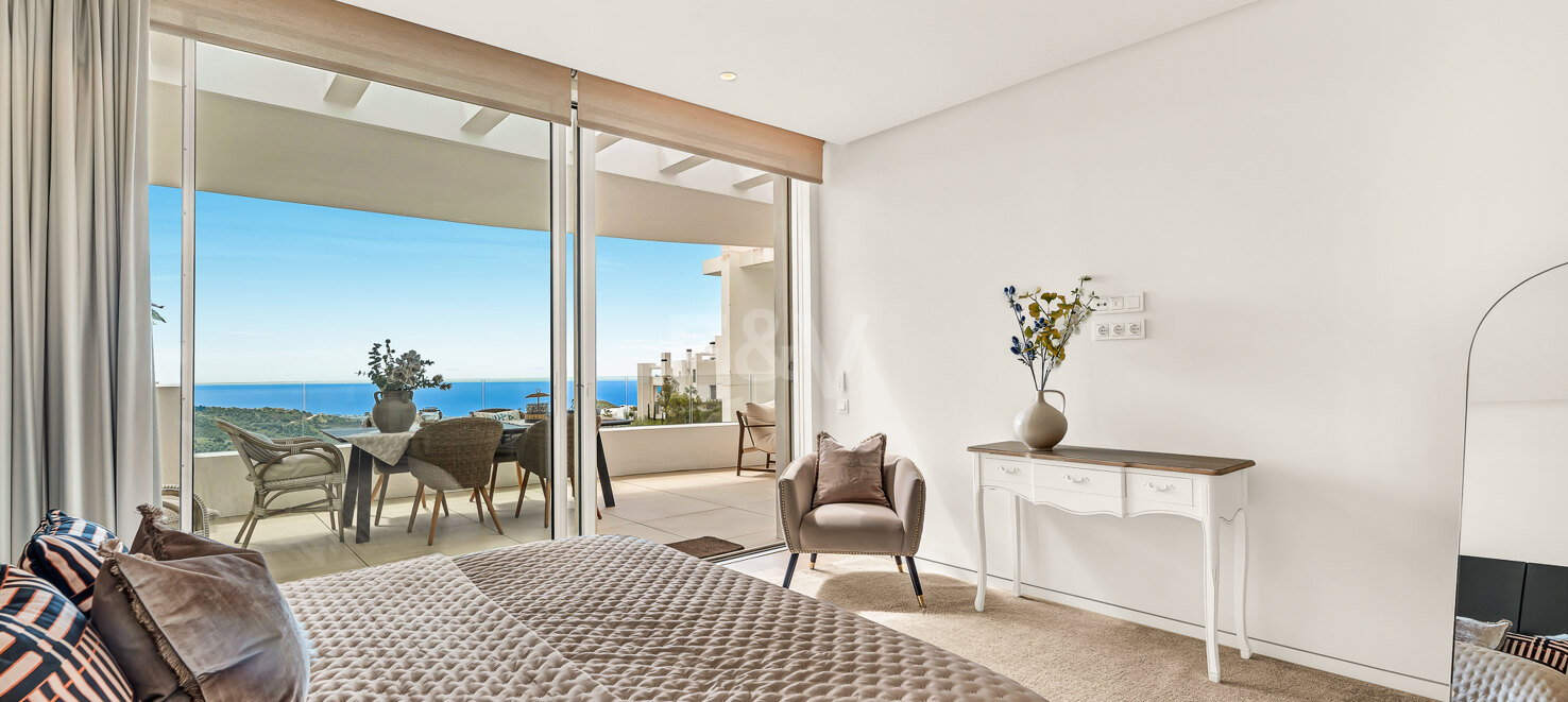 Stylish Apartment with Panoramic Sea & Mountain Views in Palo Alto