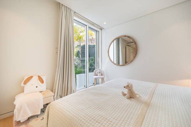 Appartement élégant avec mer panoramique et montagne Vues dans Palo Alto Marbella