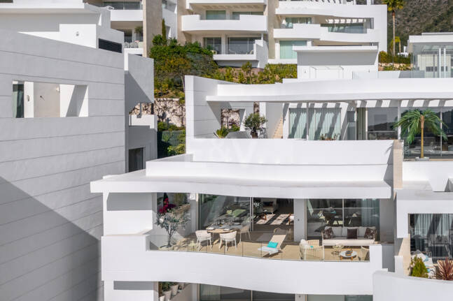 Appartement élégant avec mer panoramique et montagne Vues dans Palo Alto Marbella