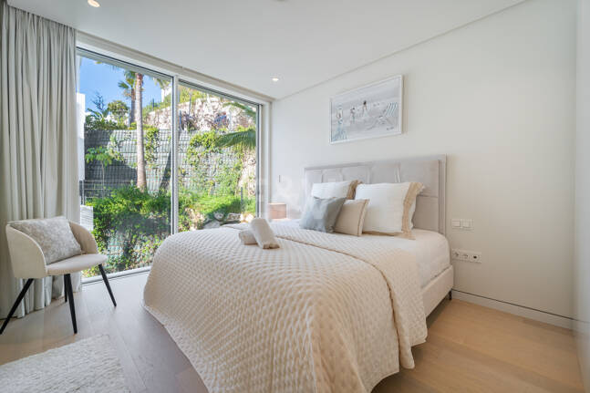 Appartement élégant avec mer panoramique et montagne Vues dans Palo Alto Marbella