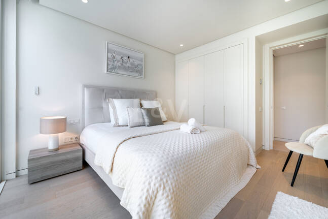Appartement élégant avec mer panoramique et montagne Vues dans Palo Alto Marbella