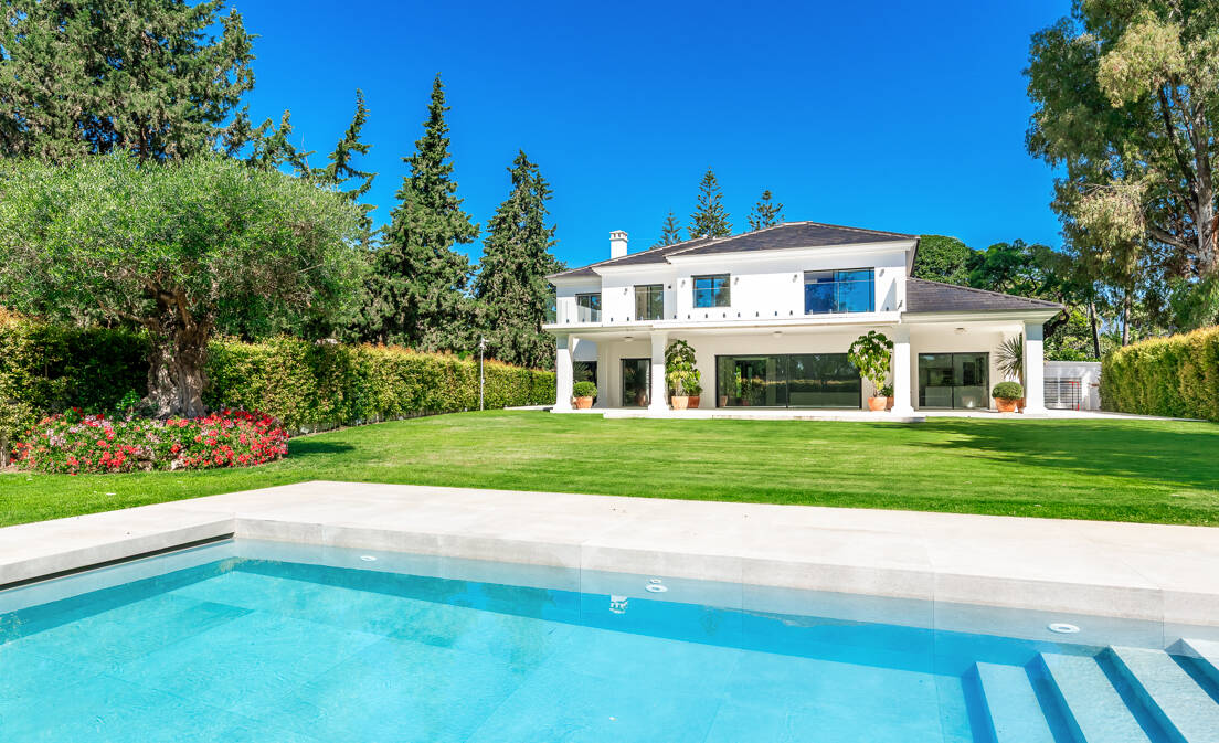 Exclusive Contemporary Villa on the Second Line Beach