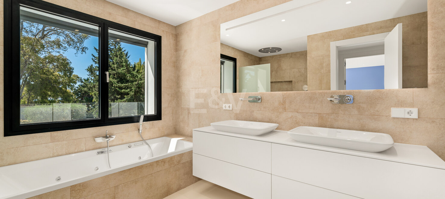 Exclusive Contemporary Villa Just 200 Meters from the Sea
