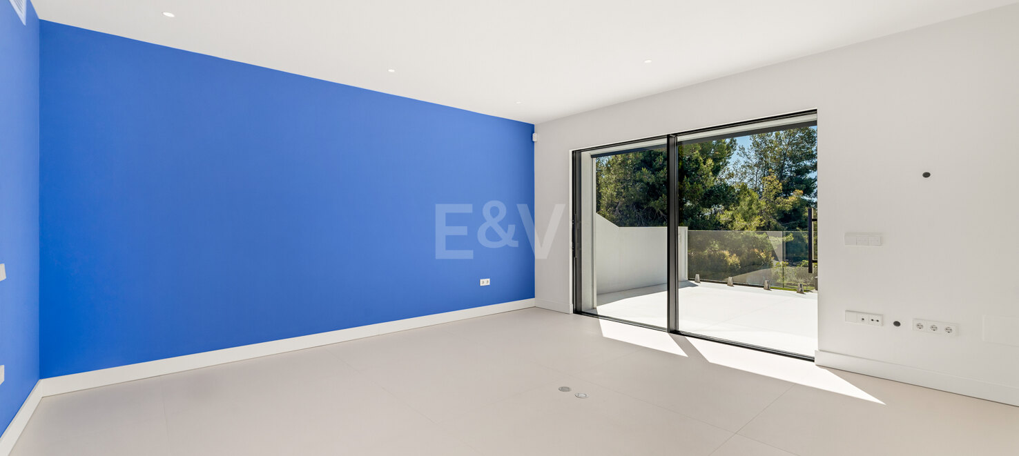 Exclusive Contemporary Villa Just 200 Meters from the Sea