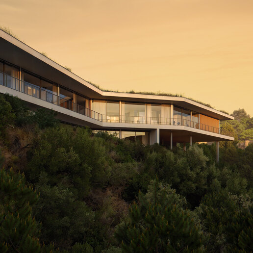 Elegant villa in Monte Mayor surrounded by nature and privacy