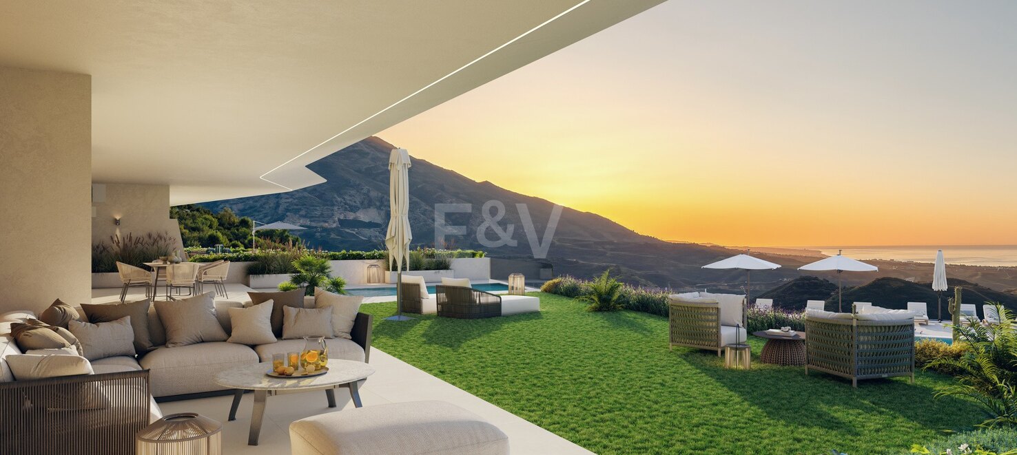 Elegant Apartment with Expansive Terrace and Sea Views