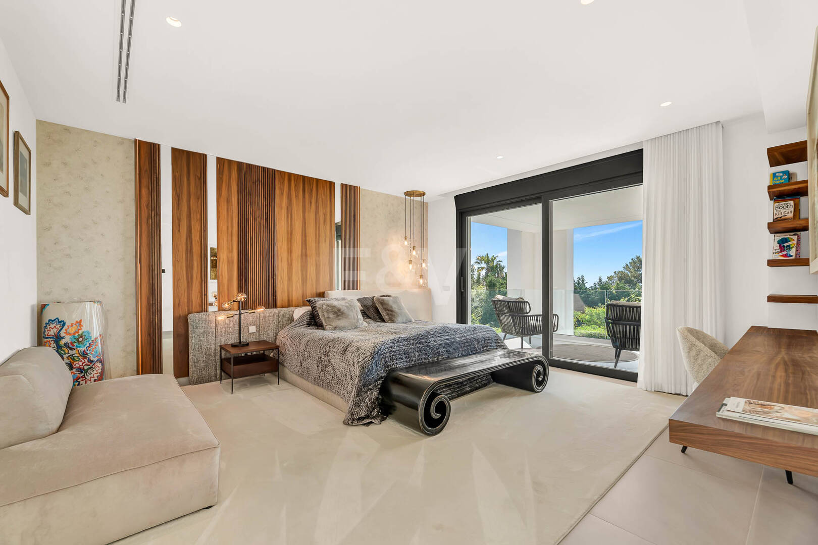 Elegancka, nowoczesna willa w Cascada de Camoján z panoramicznym widokiem na morze