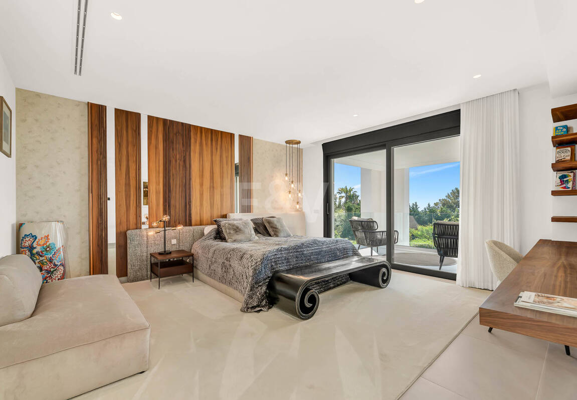 Elegante Zeitgenössische Villa in Cascada de Camoján mit Panoramablick auf das Meer