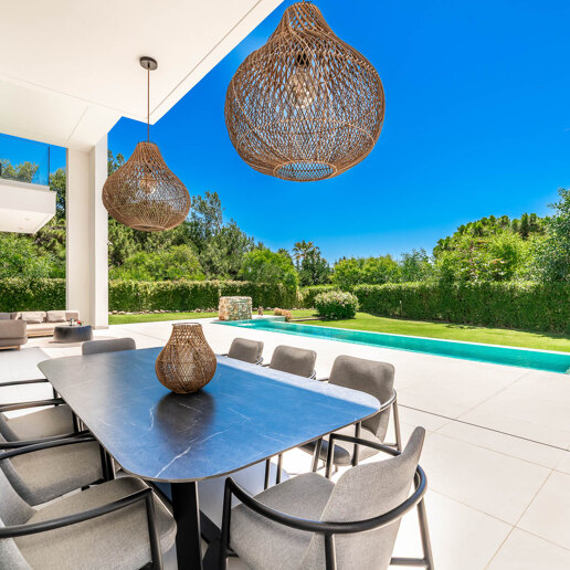 Elegante Zeitgenössische Villa in Cascada de Camoján mit Panoramablick auf das Meer