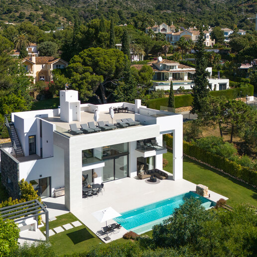 Elegante Zeitgenössische Villa in Cascada de Camoján mit Panoramablick auf das Meer