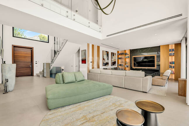 Elegante Zeitgenössische Villa in Cascada de Camoján mit Panoramablick auf das Meer